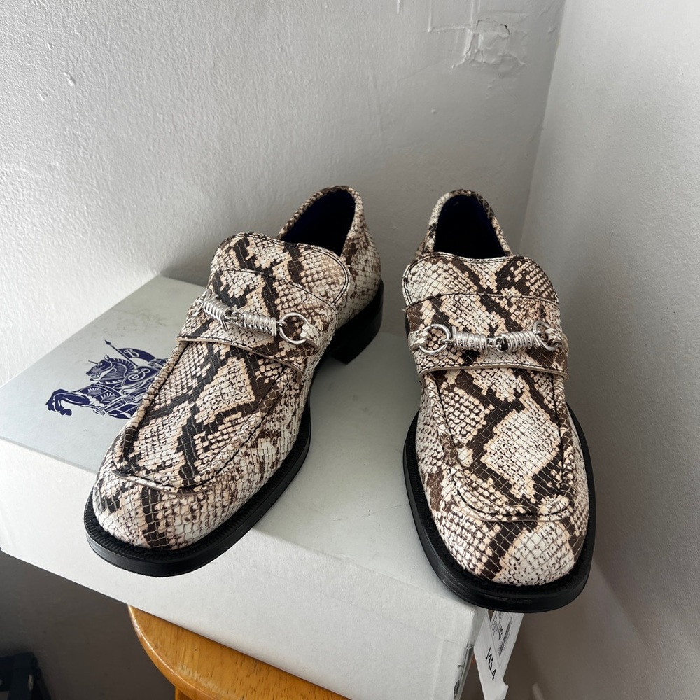 BNIB Burberry Men’s Loafers White Barbed Snakeskin Size 45 US 12 Floor Model